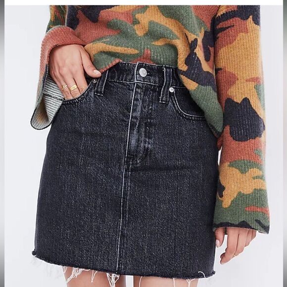 NWT Madewell Rigid Denim Straight Mini Skirt in Hideaway Wash- Size 24 - Picture 1 of 11